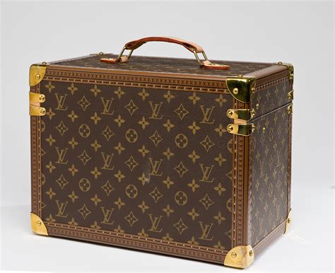 boite chaussure louis vuitton|louis vuitton boite pharmacie.